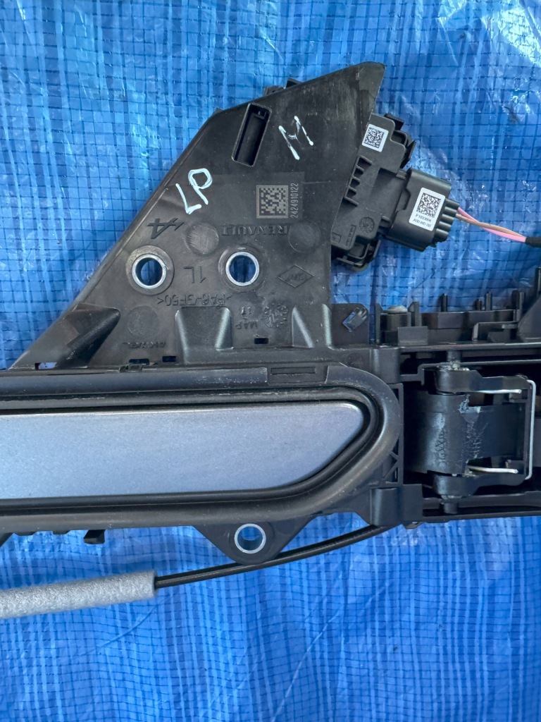 Ручка дверь передних левых renault megane v e-tech 806079889r Доставка