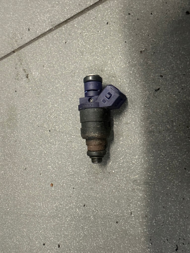 фото №1, Инжектор форсунка audi a8 d2 2.8 apr 078133551l