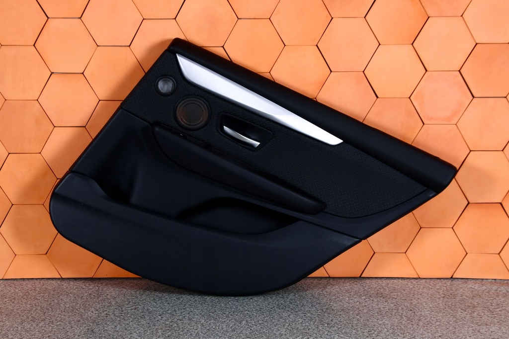 фото №1, Bmw 2 f46 обшивка оббивка двері правий задня задня