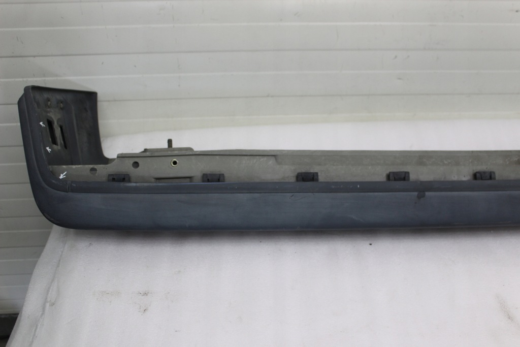 фото №12, Mercedes w201 190 бампер задня задній вузька молдинг