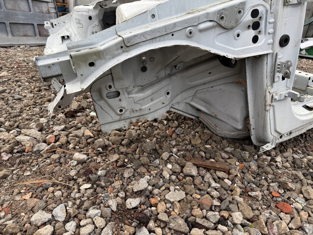 фото №4, Volvo xc40 чверть ліва перед лонжерон ліва передня
