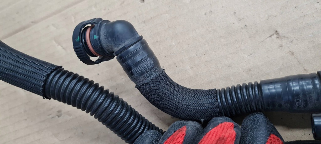 S5 8w a5 шланг вентиляційний двигуна вентиляція картера 3.0 tfsi s4 b9 8w sq5 80a Оригінал