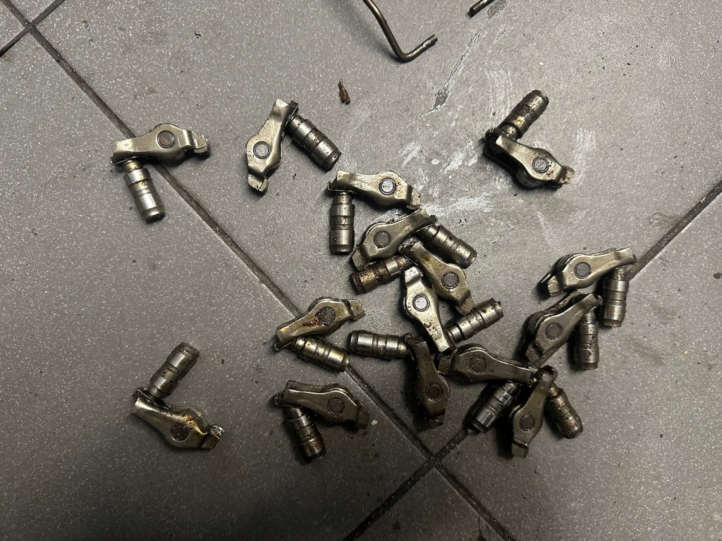 фото №8, Штовхач підніжка пружина клапанна головки bmw 3 318i g20 b48b20a 46tyś km