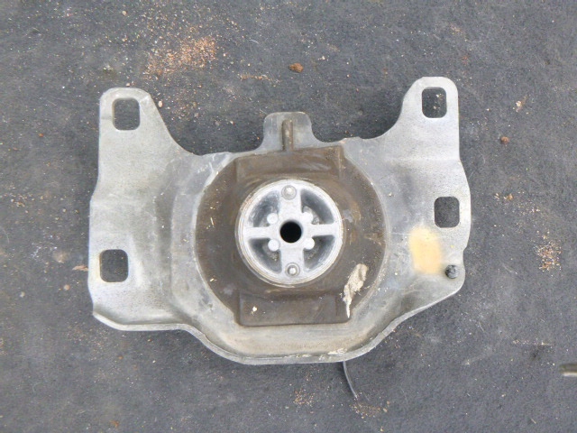 фото №1, Кронштейн опора полуось opel astra iv j 15349373