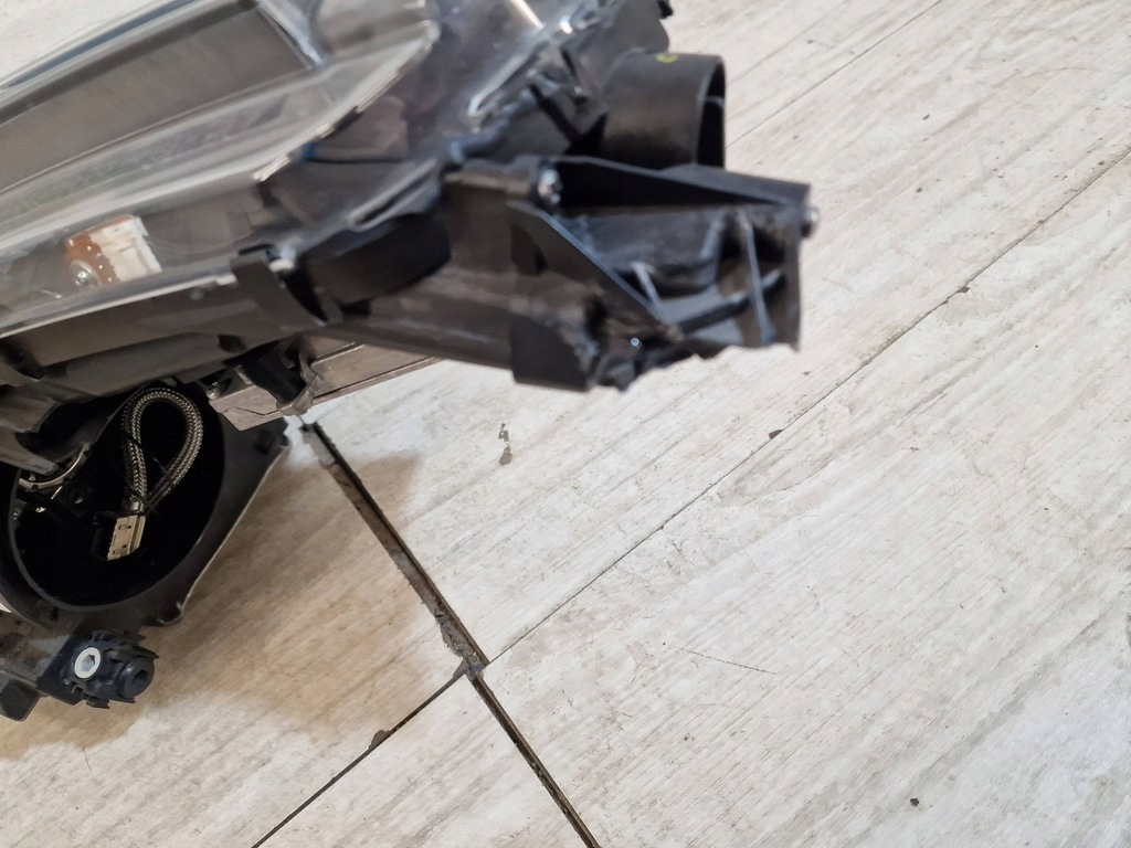 фото №7, Ferrari california 149m перед сторона правая лампа