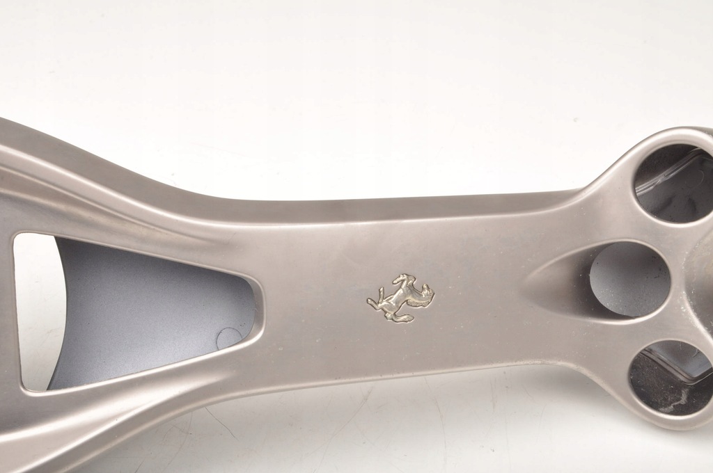 фото №7, Ferrari california панель середній 2009r