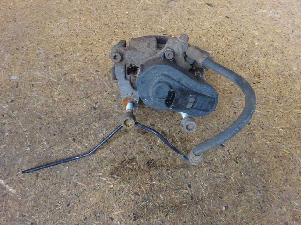 фото №7, Audi q3 8u quattro 11- суппорт правый задняя задний trw