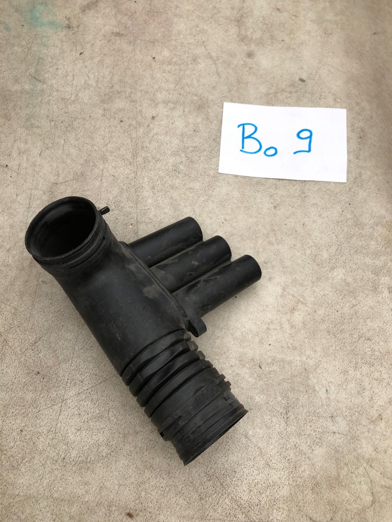 фото №1, Audi оригинальный номер 04e129651a труба давления