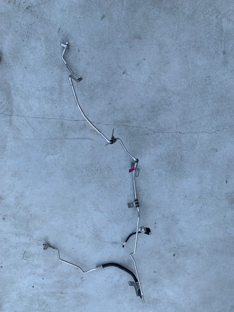 фото №1, Renault megane iv шланг кондиціонера 924403833r