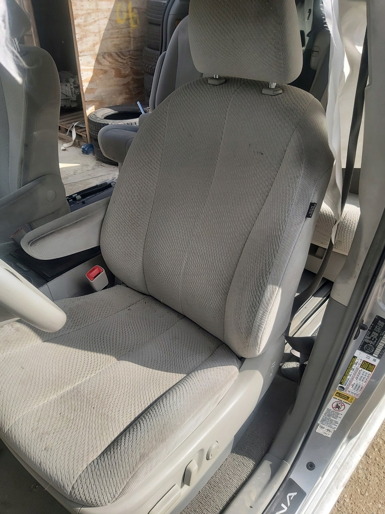 фото №8, Toyota sienna сиденье сиденья перед задняя 8 человек