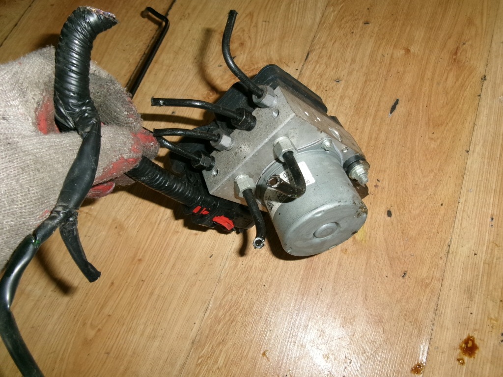 фото №1, Opel karl насос abs 1.0 42620114