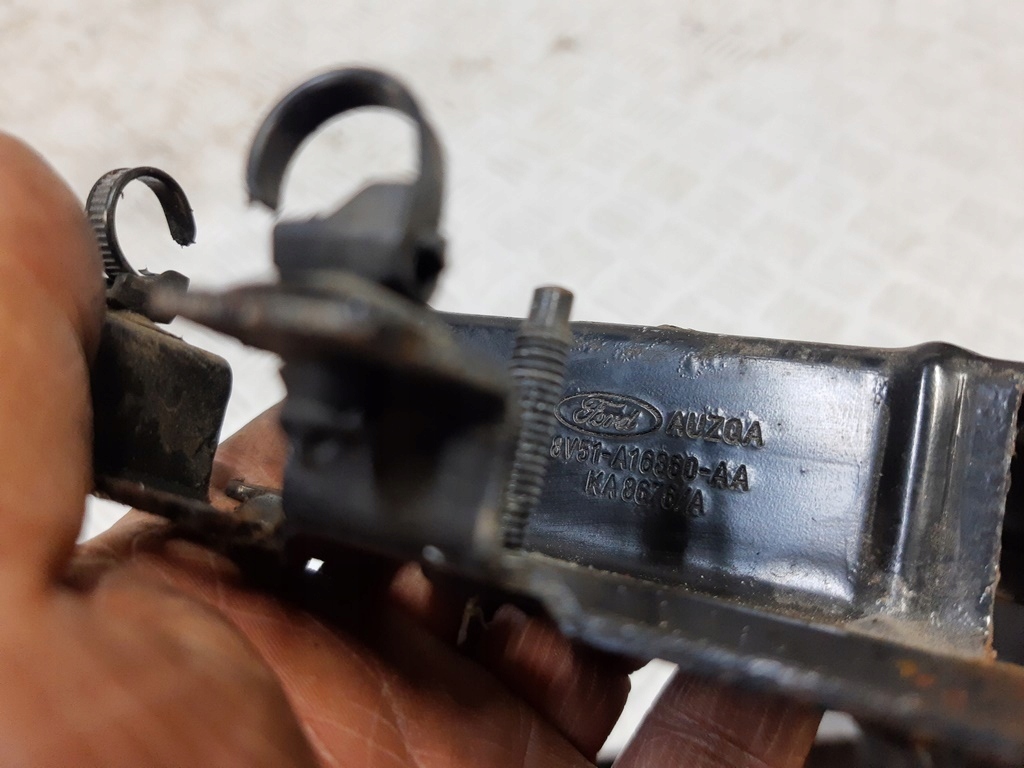 фото №4, Ford fiesta mk7 кронштейн замка капот