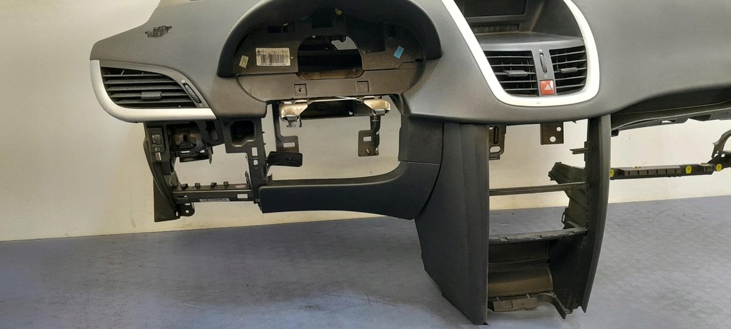 фото №8, Peugeot 207 i приборная панель приборная подушки безопасности каркас