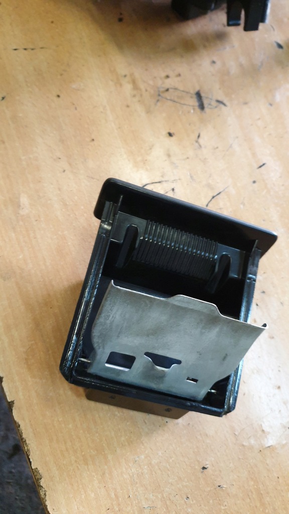 фото №1, Suzuki wagon r+ ii пепельница