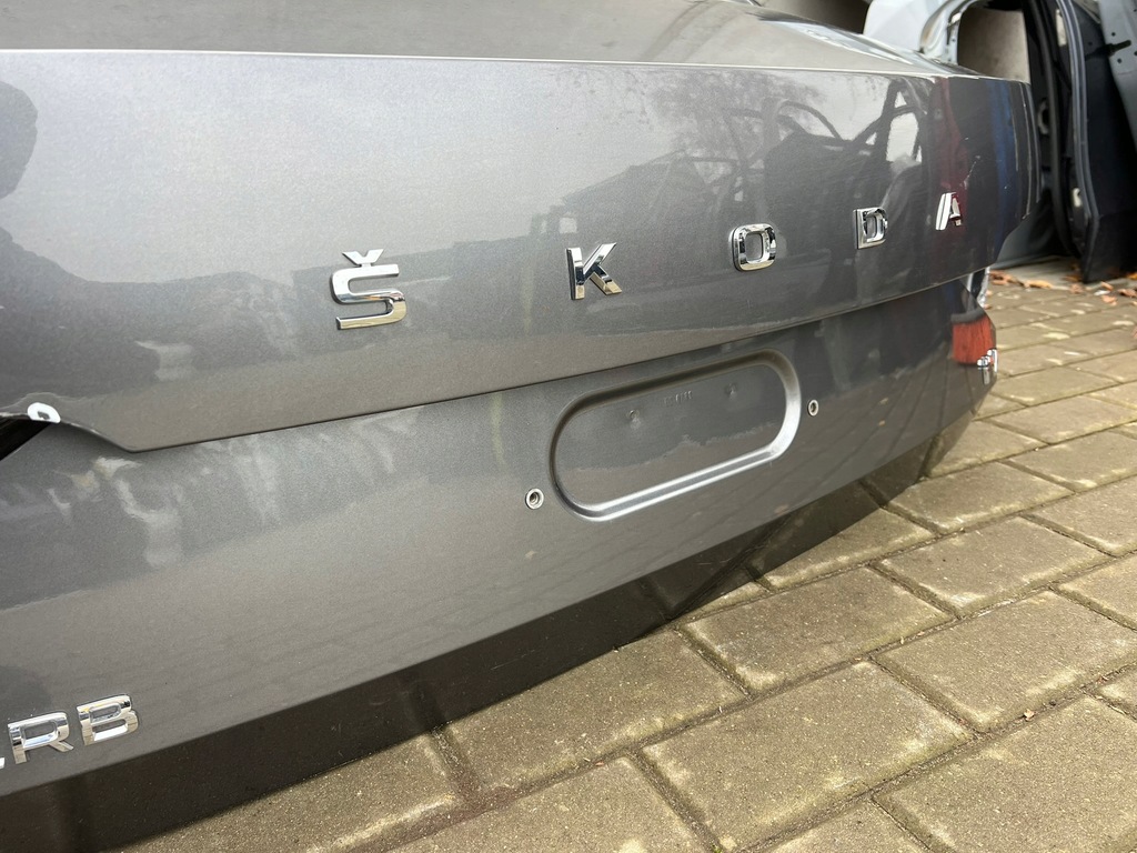 фото №10, Крышка багажника задняя задняя skoda superb 3 iii 3v5 хэтчбек sedan lift od 2019