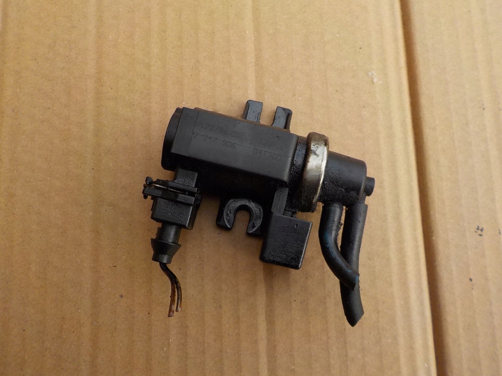 Купити Клапан вакууму bmw e60 3,0 d 2247906