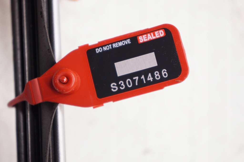 фото №5, Volvo xc60 i молдинг стекло передней правый перед лобовое 30784798 426-26