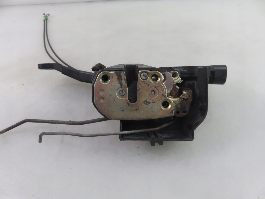 фото №1, Замок левый передний toyota avensis verso m2