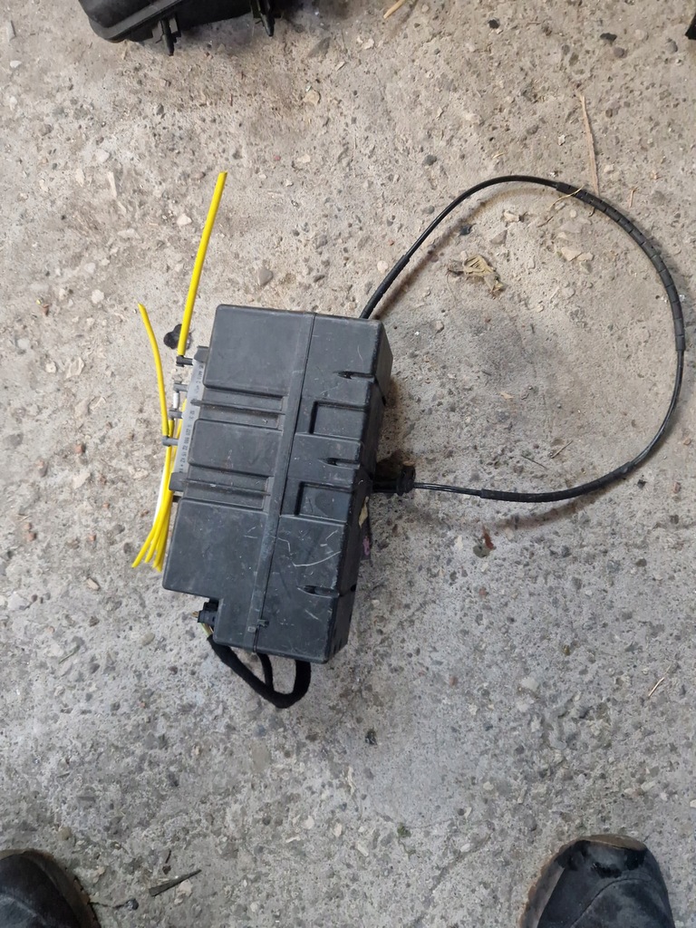 фото №1, Mercedes s w220 помпа центрального замка 2208000248