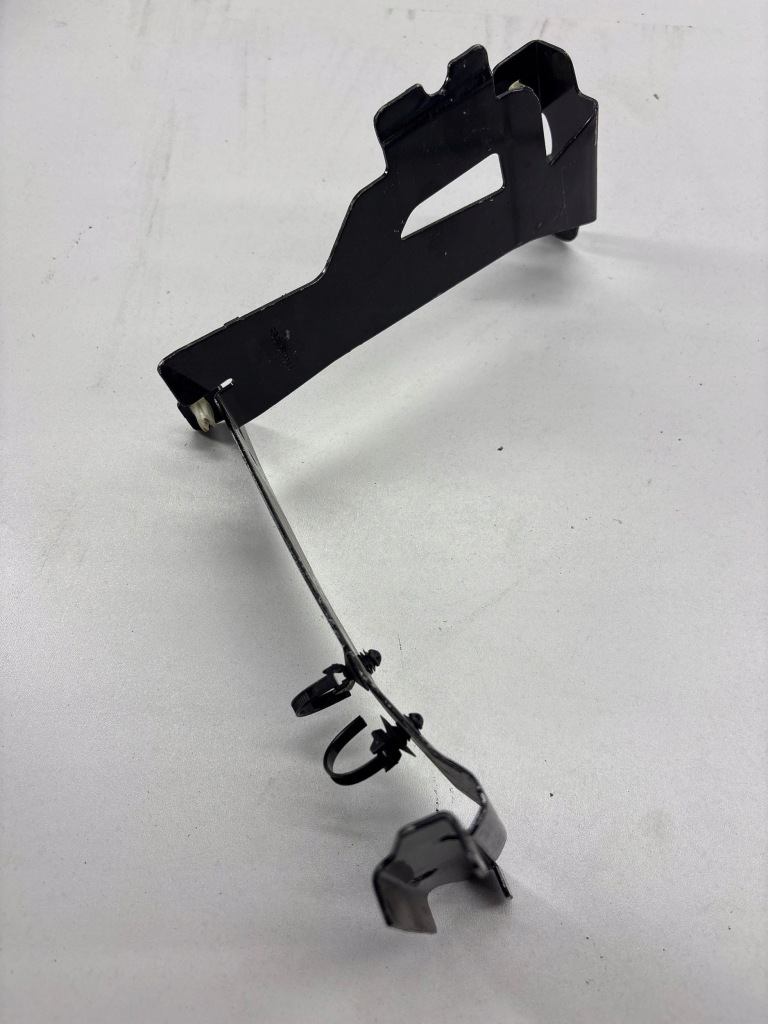 Купити Bmw x5 f15 2015 кронштейн акумулятор