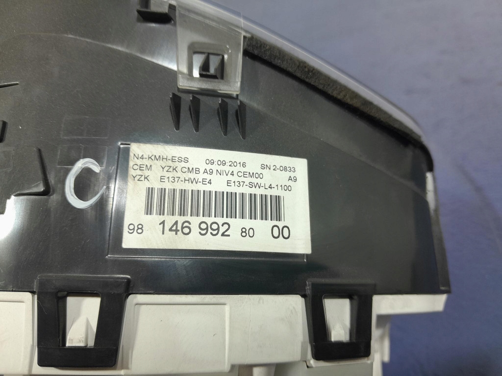 фото №9, Peugeot 2008 i lift 1.2 thp 110 km приборы счетчик бензин eu 9814039580