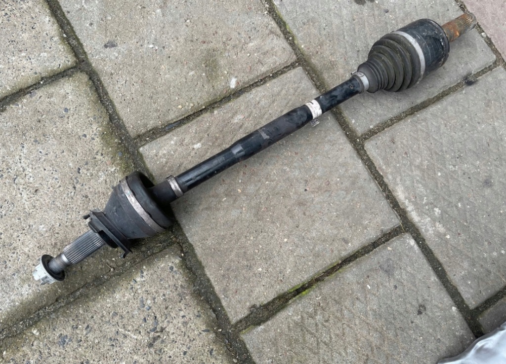 Купить Maserati ghibli 3.0 v6 приводной вал правый задний  6700352630