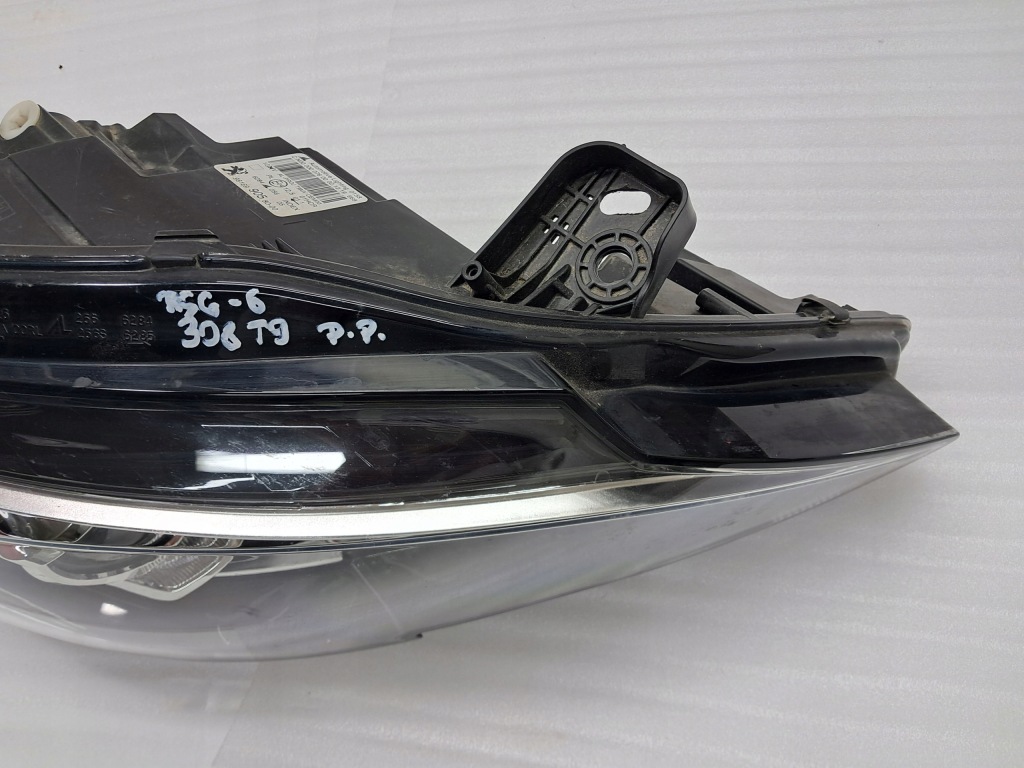 фото №6, Peugeot 308 t9 ii lift led лампа фара правий перед 9816990580