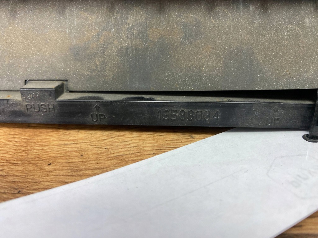 Решітка вентиляційна cadillac cts 3 2014+ Недорого