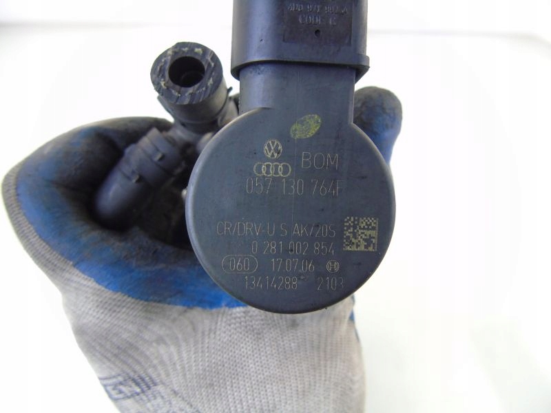 фото №4, Audi q7 4l молдинг впрыскная 059130090ag 3.0 tdi
