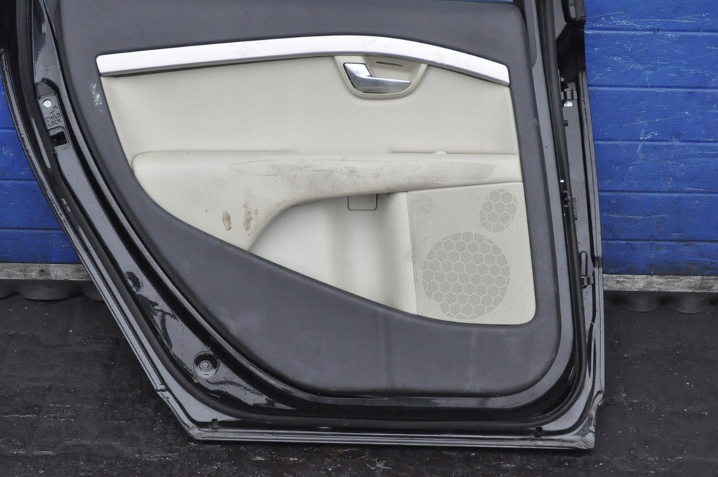 фото №8, Volvo v70 iii двері лівий задня задні повний