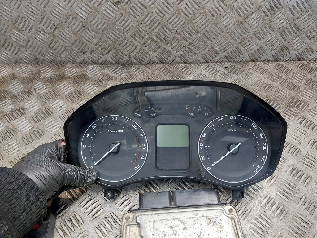 фото №12, Набір стартовий блок керування імобілайзер skoda octavia ii 2.0 tdi 03g906021ld