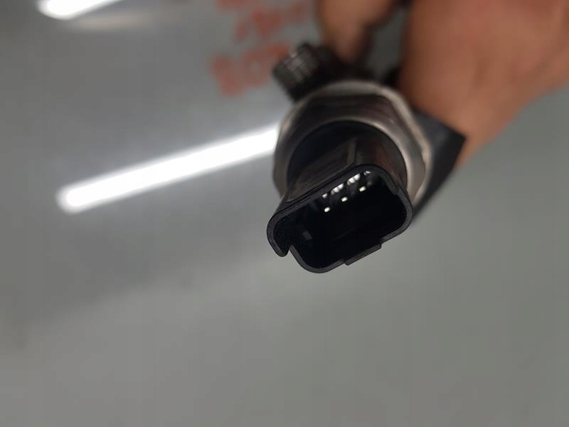 фото №6, Молдинг упорскування датчик peugeot 208 i 1.4 hdi