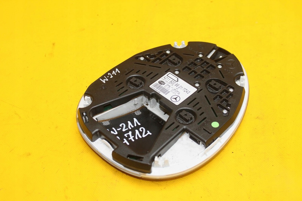 фото №6, Лампа освітлення кабіни mercedes w211 a2118206601