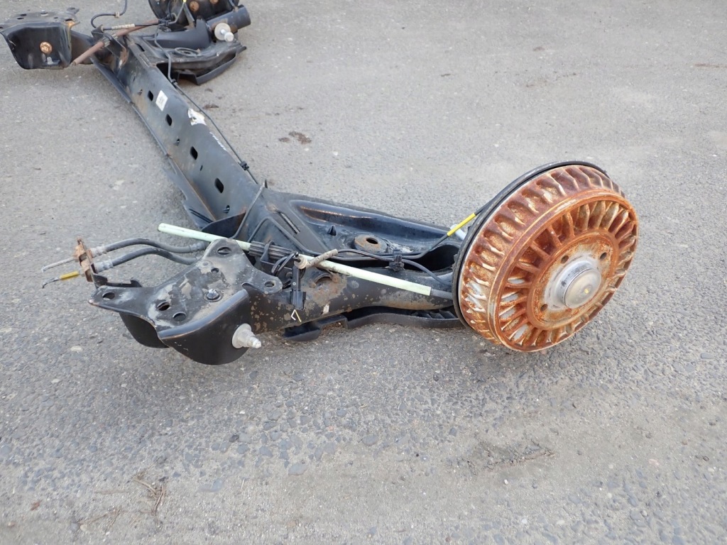 Балка вісь  підвіска задній задня комплектна гальмівні барабани renault clio iv 4 Доставка