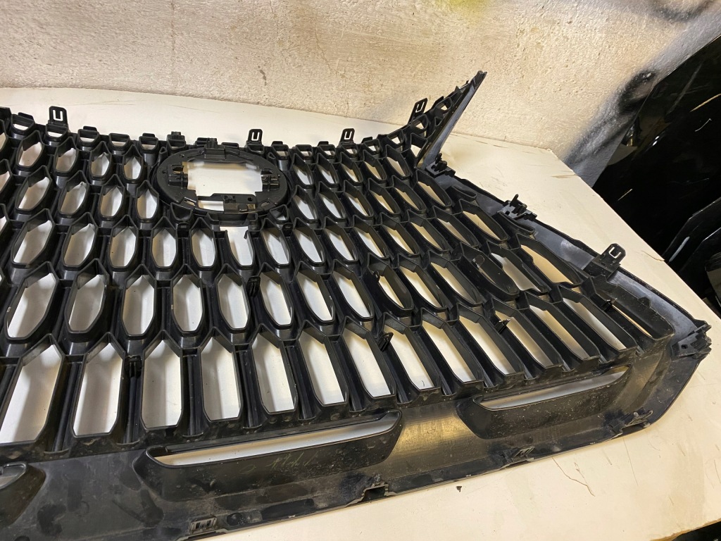 Решітка радіатора lexus nx новий model Оригінал