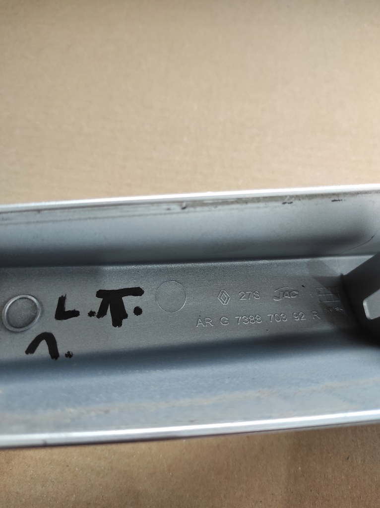 фото №13, Заглушка накладка рейлінг ліва задня renault scenic iii 738870392r