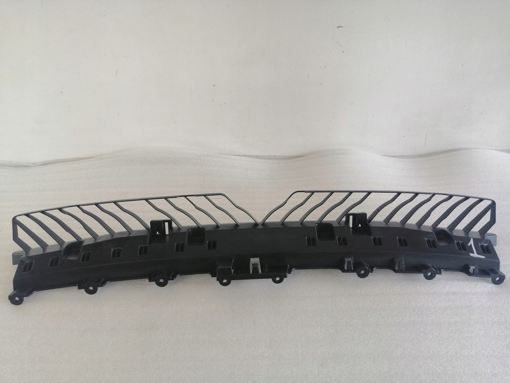 фото №1, Vw t-roc направляющая кронштейн кронштейн бампера задняя 2ga807863a