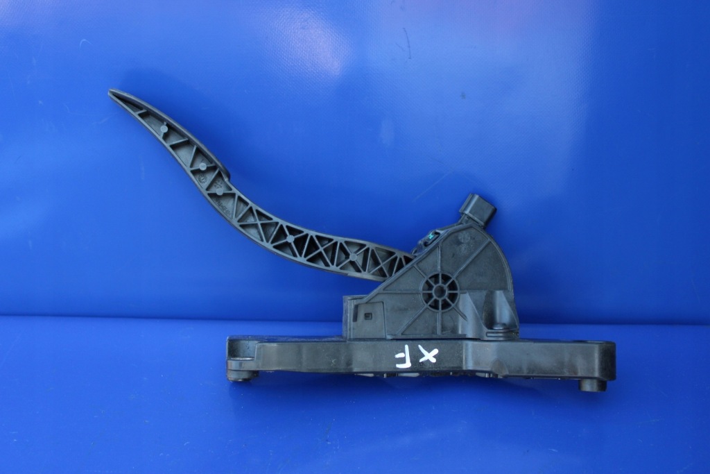 Педаль потенциометр газа оригинальный номер jaguar xe x760 xf x260 2.0 d с Разборки