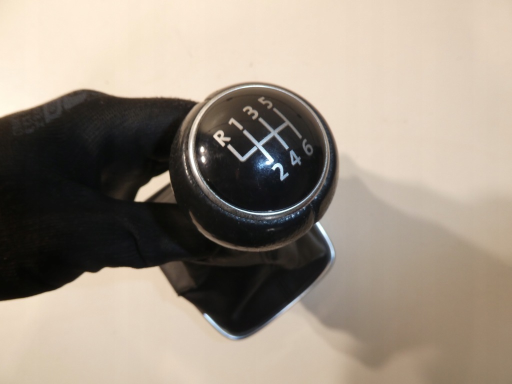 Ручка чехол 6 передача tiguan 1 golf plus 5n0711113 в Украине