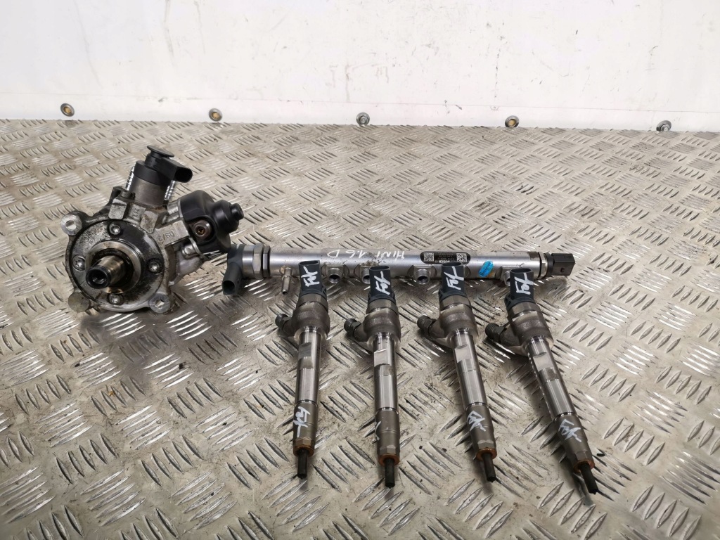 Купить 2013 mini cooper countryman r60 комплект форсунок 0445110599