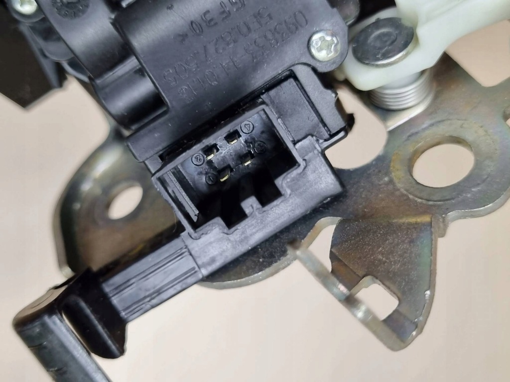 фото №6, Замок кришки багажника skoda rapid nh 2013 5e0827505