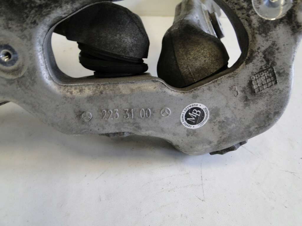Mercedes поворотный кулак перед a2233100 s klasa w223 Оригинал