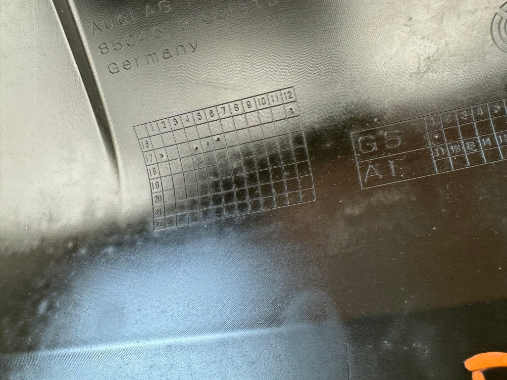 Audi q2 16r- спойлер накладка бампера задня задній 81a807521 Недорого