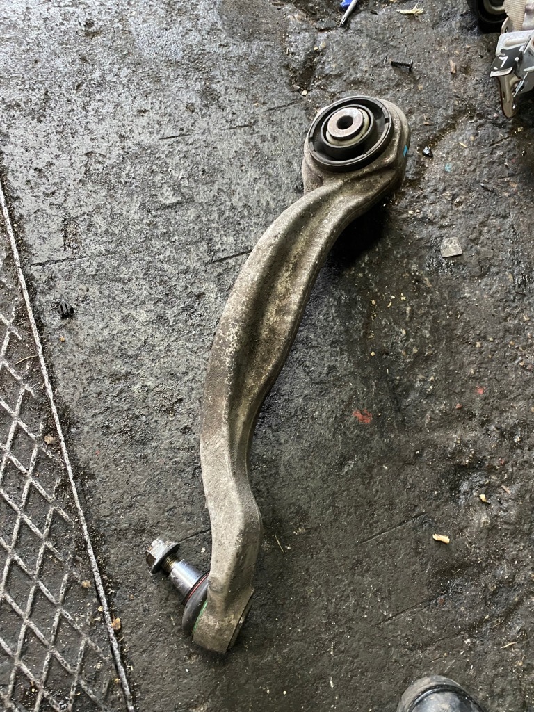 172 mercedes w128 cls рычаг передний левый в Украине