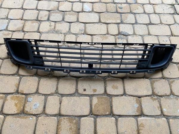 фото №1, Решётка средняя citroen c5 2 ii 08-11 бампера