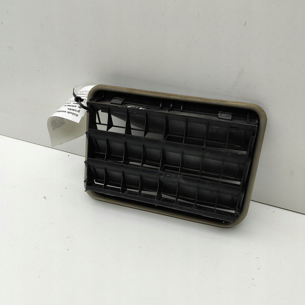 фото №6, Bmw 3 f30 f35 f31 2017 решітка вентиляційна pod бампером заднім