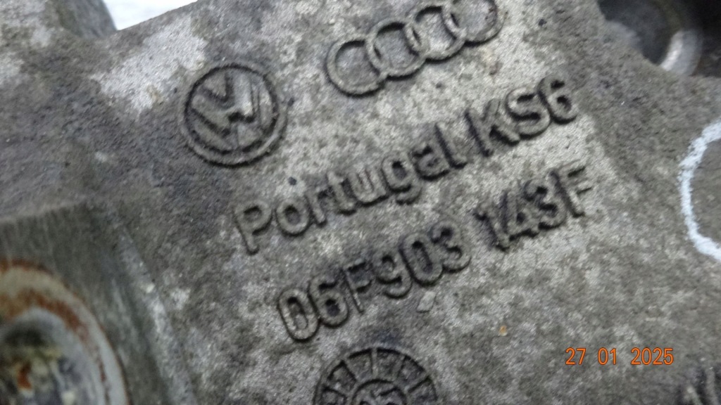Audi a3 2.0 fsi 06r кронштейн генератора 06f903143f в Україні