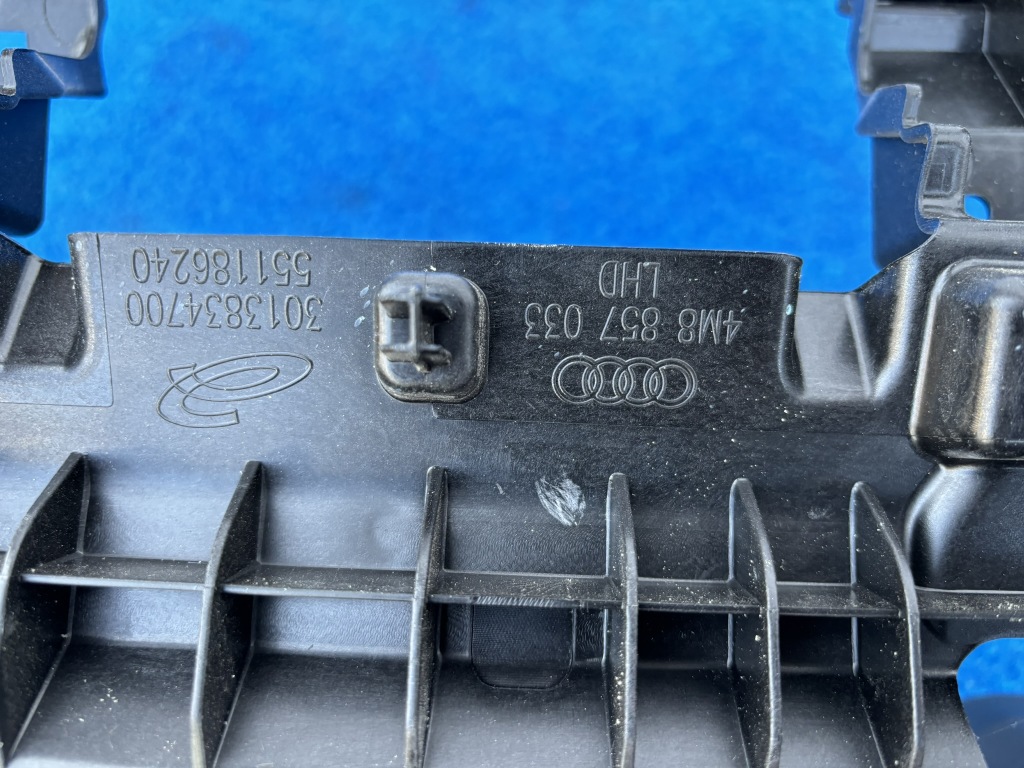 фото №8, Audi q8 4m8 консоль приборная панель приборная кожа 4m8857033 ro71