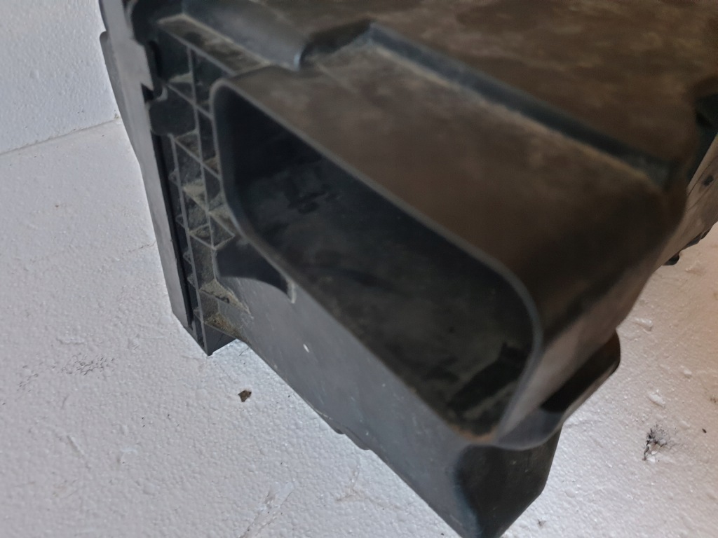 Корпус фільтра повітря dodge caliber 2.0 crd Зі Шроту