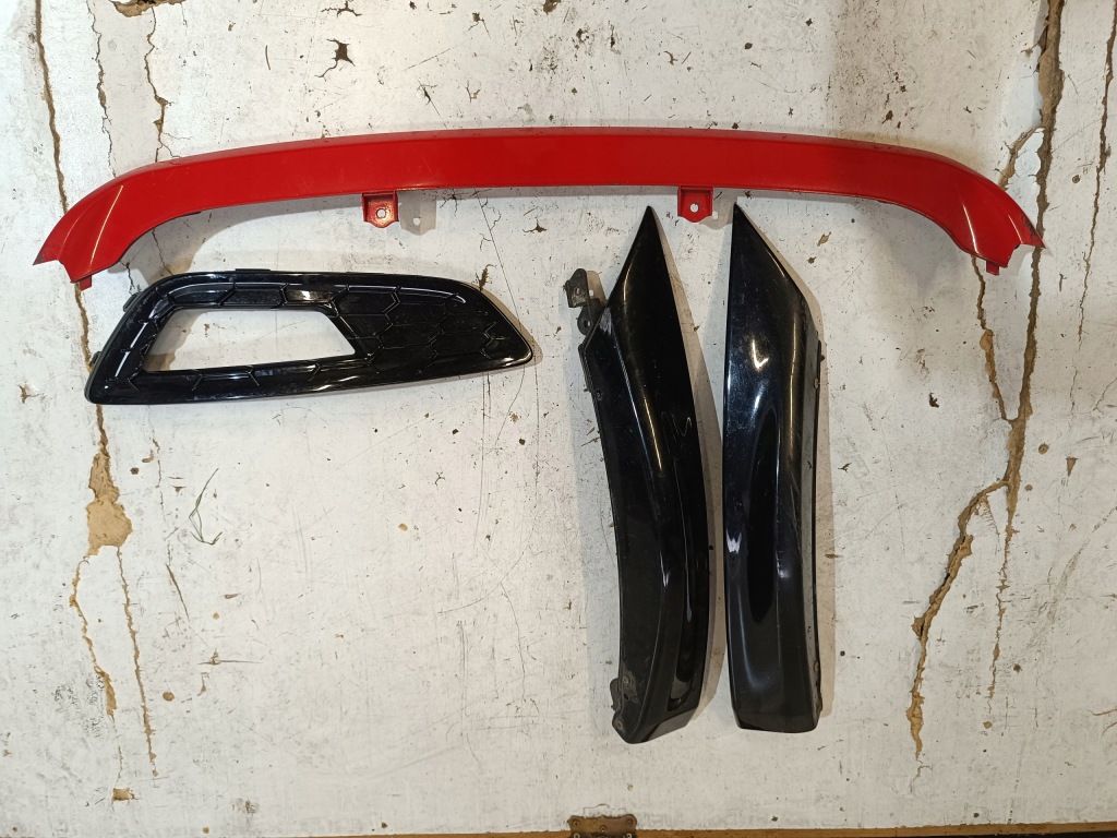 Бампер решітка ford focus mk3 рестайлінг  st перед спойлер в Україні